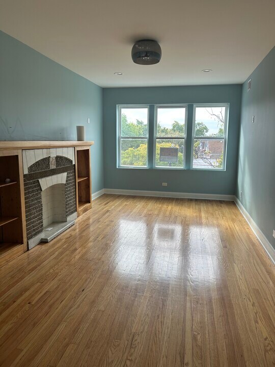 4132 W 26th St, Unit 3rd Floor in Chicago, IL - Building Photo