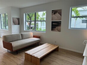 128 NE 46th St in Miami, FL - Building Photo - Building Photo