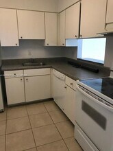 5122 NW 79th Ave, Unit 208 in Doral, FL - Foto de edificio - Building Photo