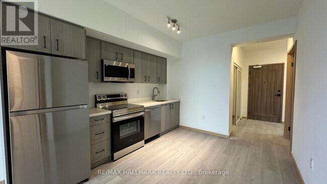 3429 Sheppard Ave E in Toronto, ON - Building Photo - Building Photo