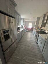 180 Pleasantview Ave in Bridgeport, CT - Building Photo - Building Photo