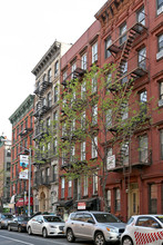 346 E 9th St in New York, NY - Building Photo - Primary Photo