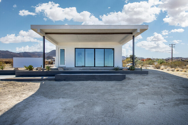 66050 Cottonwood Dr in Joshua Tree, CA - Foto de edificio - Building Photo