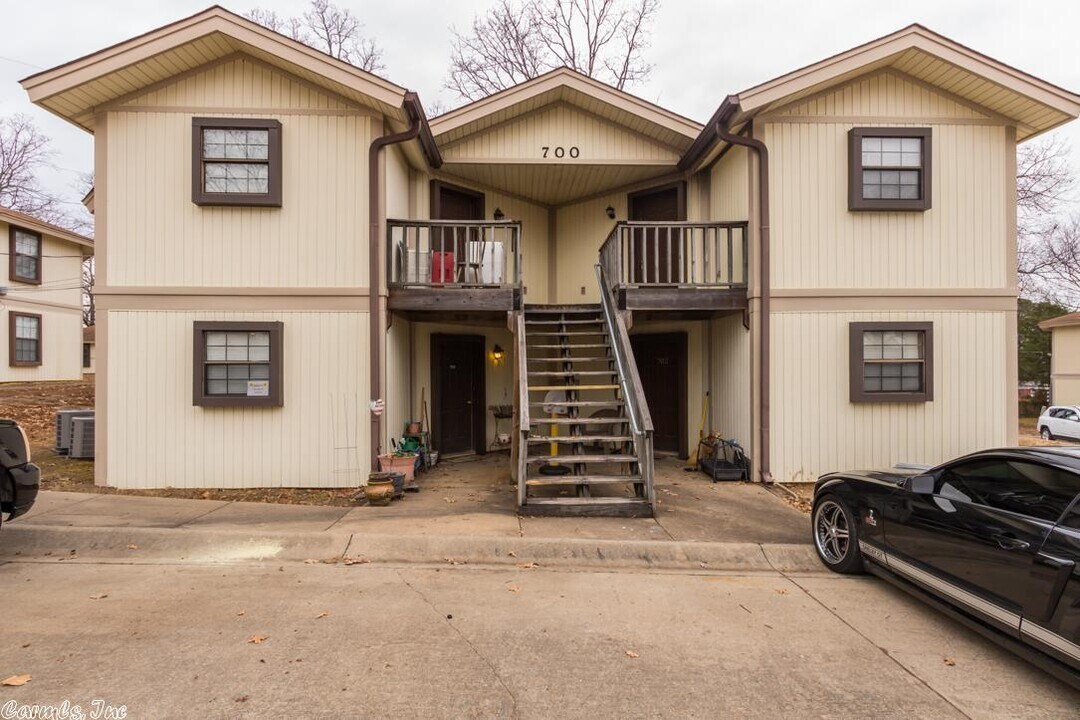 8815 Woodbine Dr in Sherwood, AR - Building Photo