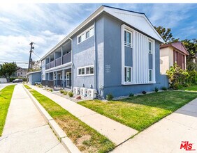 11629 Gateway Blvd in Los Angeles, CA - Building Photo - Building Photo