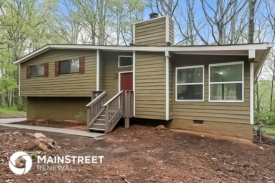 3740 Jr Ln in Douglasville, GA - Foto de edificio