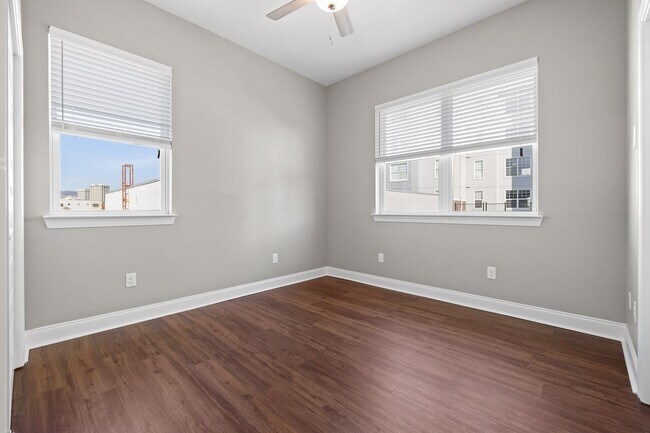 621 E M L King Blvd in Chattanooga, TN - Foto de edificio - Building Photo