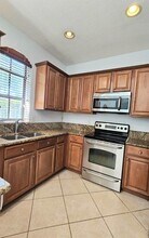 3252 NW 103rd Pl in Doral, FL - Building Photo - Building Photo
