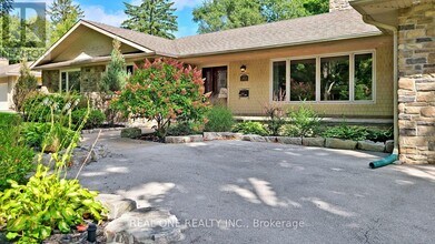 265 Woodland Dr in Oakville, ON - Building Photo - Building Photo