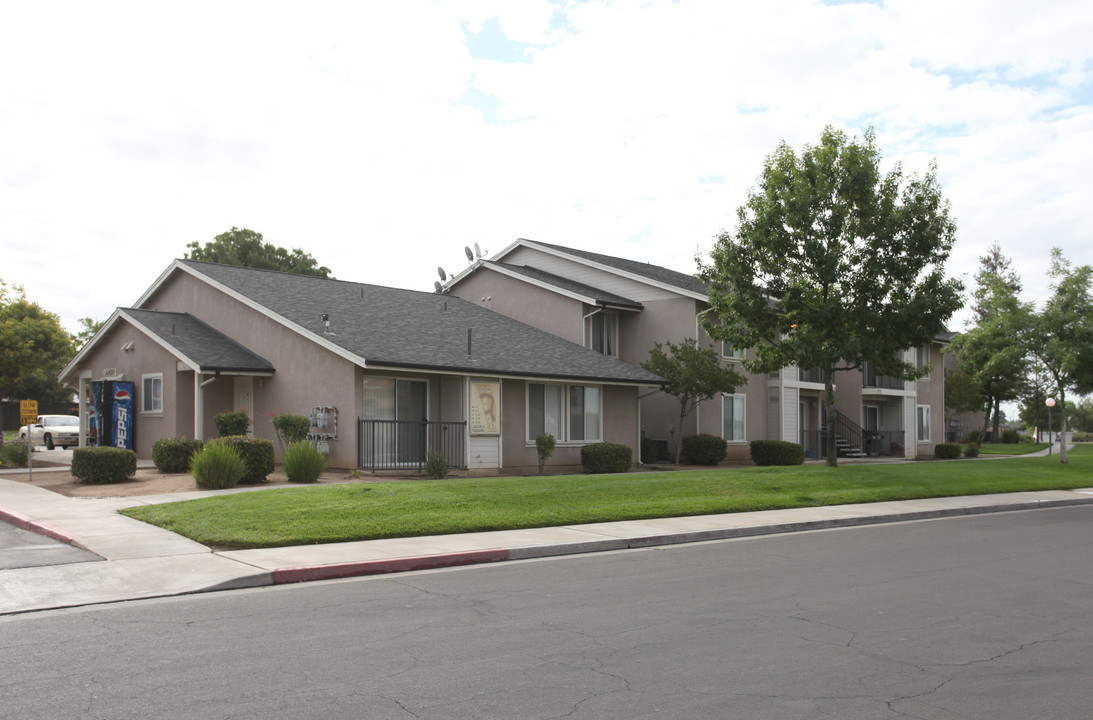 Jacobs Square in Exeter, CA - Building Photo