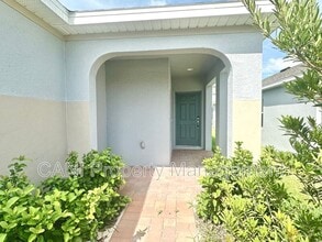 1889 Ross Hammock Ave in Groveland, FL - Building Photo - Building Photo