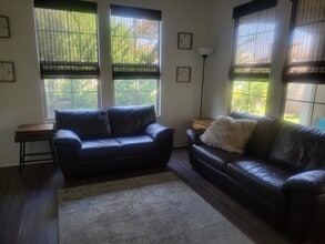 63 Finch, Unit Bedroom 1 in Lake Forest, CA - Foto de edificio - Building Photo