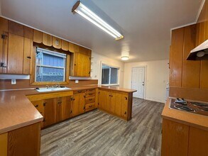 513 NE Irving Ave in Bend, OR - Building Photo - Building Photo