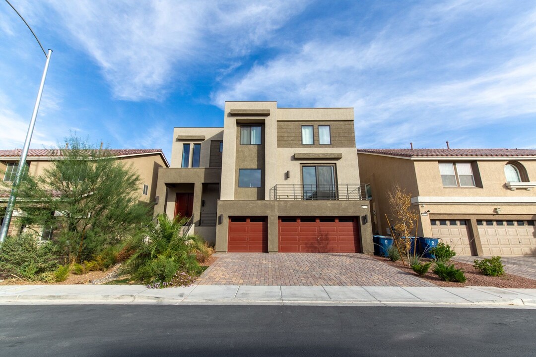 9768 Golden Thread Ct in Las Vegas, NV - Building Photo