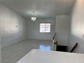 2212 W 74th St in Hialeah, FL - Building Photo - Building Photo