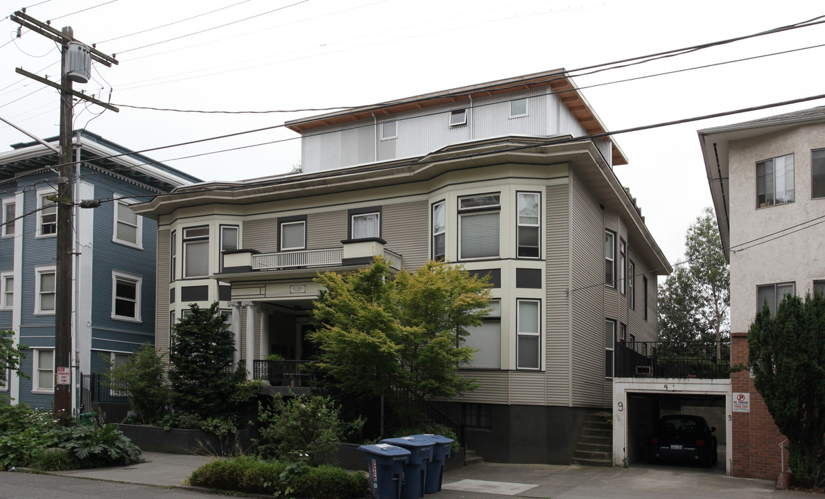 The Dubois Apartments in Seattle, WA - Foto de edificio