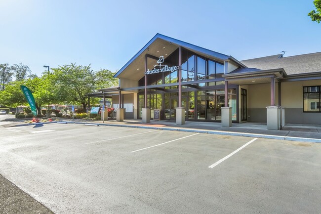 Ducks Village in Eugene, OR - Foto de edificio - Building Photo