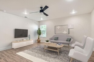 Gorgeous Tobin Hill North home near St. Ma in San Antonio, TX - Building Photo