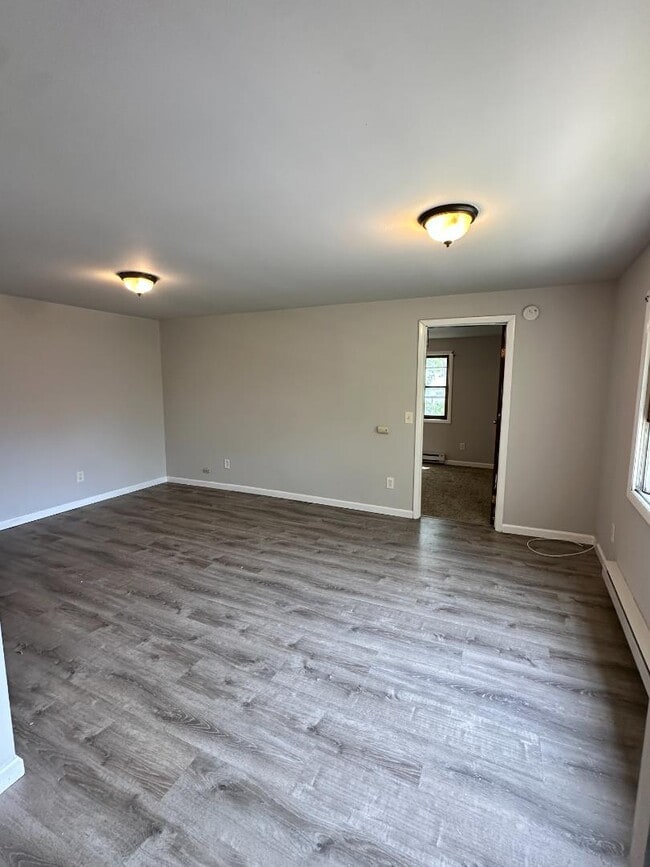 402 Broadway in Rensselaer, NY - Building Photo - Building Photo