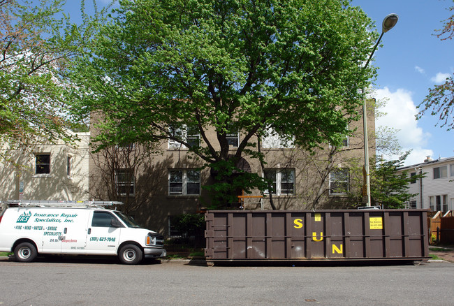 220 13th St SE in Washington, DC - Building Photo - Building Photo