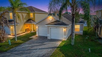 233 Southbridge Cir in Kissimmee, FL - Building Photo