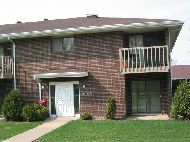 Broadway Court I Apartments