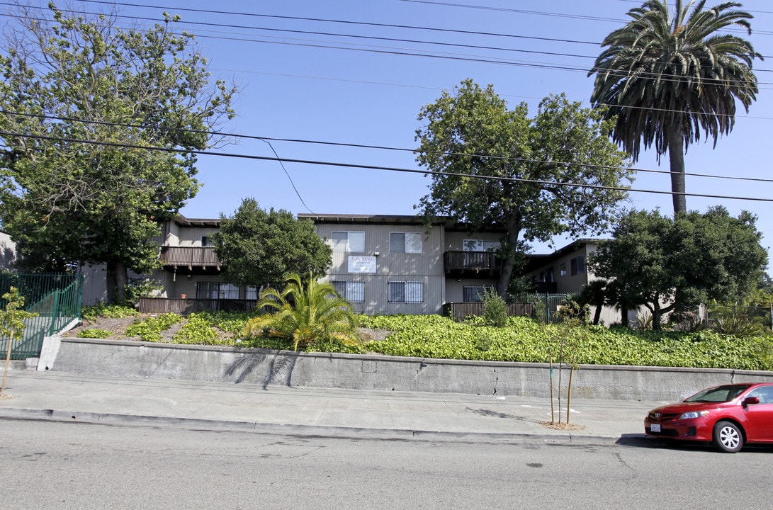 The Highland Apartments in Oakland, CA - Foto de edificio