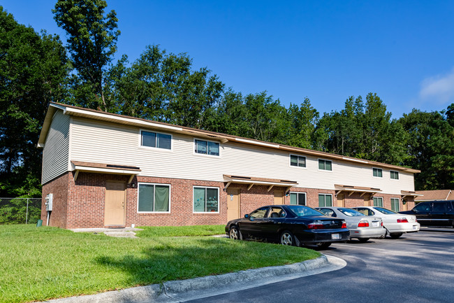 Durham Village in Burgaw, NC - Building Photo - Building Photo