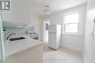 885 Davenport Rd in Toronto, ON - Building Photo - Building Photo