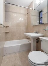East 35th Street, Unit 35 in New York, NY - Building Photo - Building Photo