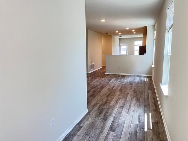 561 Papaya Dr in Buda, TX - Building Photo - Building Photo