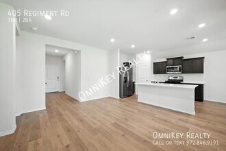 405 Regiment Rd in Tom Bean, TX - Foto de edificio - Building Photo