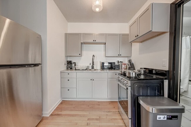 1927 N Prospect Ave, Unit SI FL2-ID1464866P in Milwaukee, WI - Foto de edificio - Building Photo