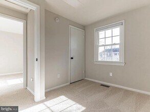 6542 Birchleigh Way in Alexandria, VA - Building Photo - Building Photo