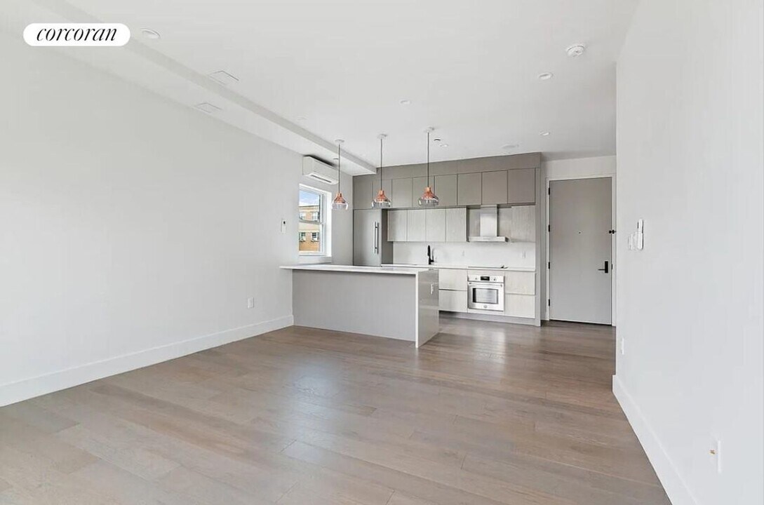 394 Harman St in Brooklyn, NY - Building Photo