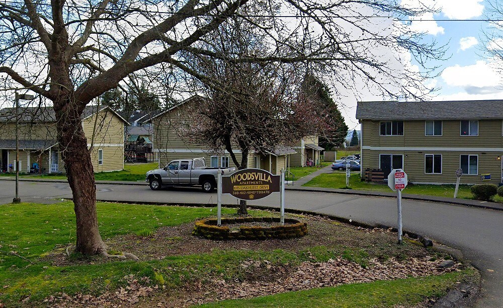 1015 Oakhurst Dr in Elma, WA - Building Photo