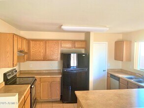 6698 E Summerset Rd in Florence, AZ - Building Photo - Building Photo