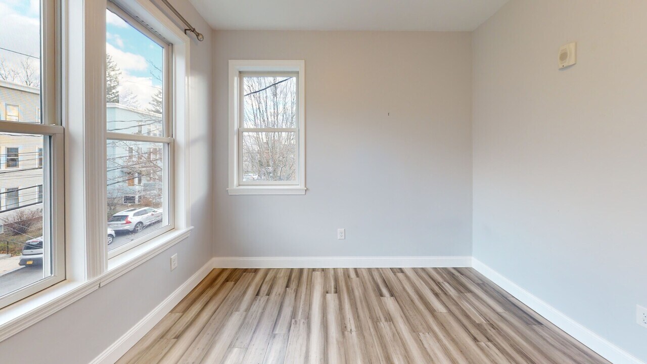 70 Beechcroft St in Boston, MA - Building Photo