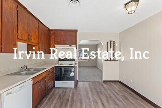3030 Carver Rd in Modesto, CA - Foto de edificio - Building Photo