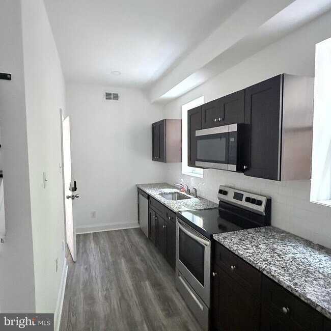 1612 W Susquehanna Ave in Philadelphia, PA - Building Photo - Building Photo