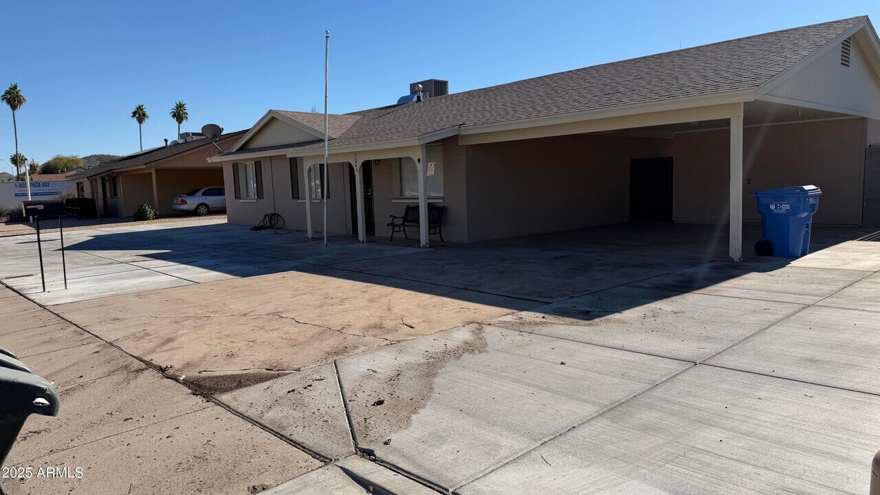 1645 W Thunderbird Rd in Phoenix, AZ - Building Photo