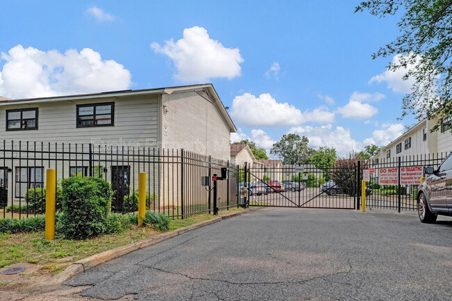696 Hobbs Dr in Memphis, TN - Building Photo - Building Photo