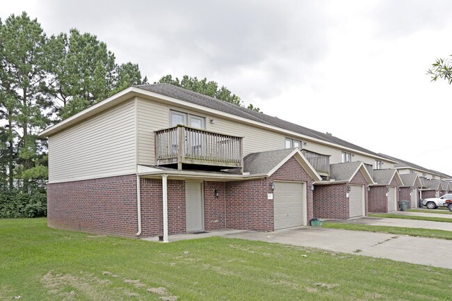 2149-2255 W Skyler Dr in Fayetteville, AR - Building Photo - Building Photo