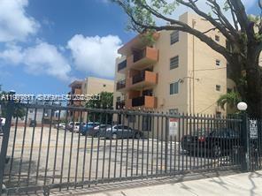 677 SW 9th Ave in Miami, FL - Building Photo - Building Photo