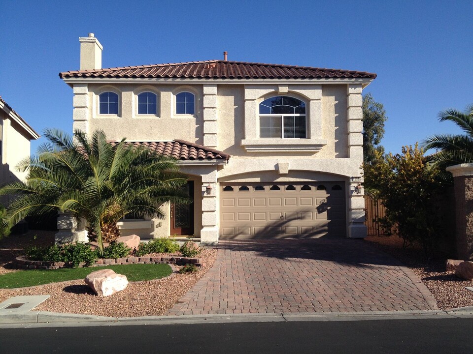 10956 Royal Highlands St in Las Vegas, NV - Building Photo