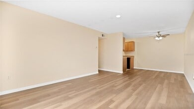1695 Lee Rd, Unit E103 in Winter Park, FL - Foto de edificio - Building Photo