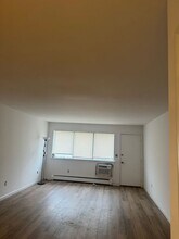 15 Greenwich Ave in Stamford, CT - Building Photo - Building Photo