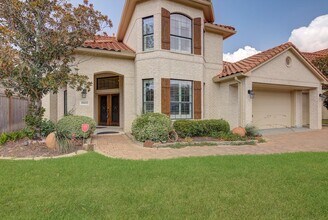 18422 Windsor Lakes Dr in Houston, TX - Building Photo - Building Photo