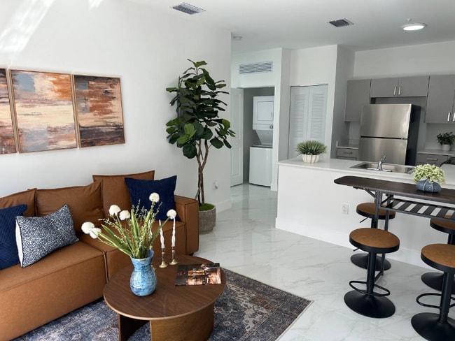 1453 W 29th St in Hialeah, FL - Building Photo - Building Photo