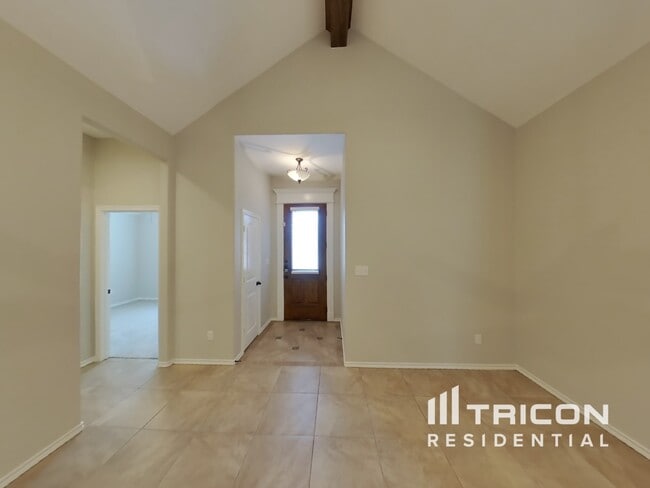 4206 Sapphire Ln in Granbury, TX - Building Photo - Building Photo